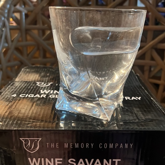 New Wine Savant 4 Cigar Glasses Set NWB Unique - Picture 3 of 3